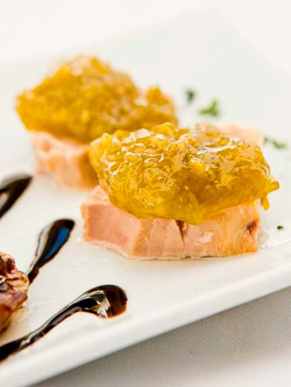 Food, Dishware, Cuisine, Finger food, Ingredient, Serveware, Dish, Tableware, Cutlery, Kitchen utensil, 