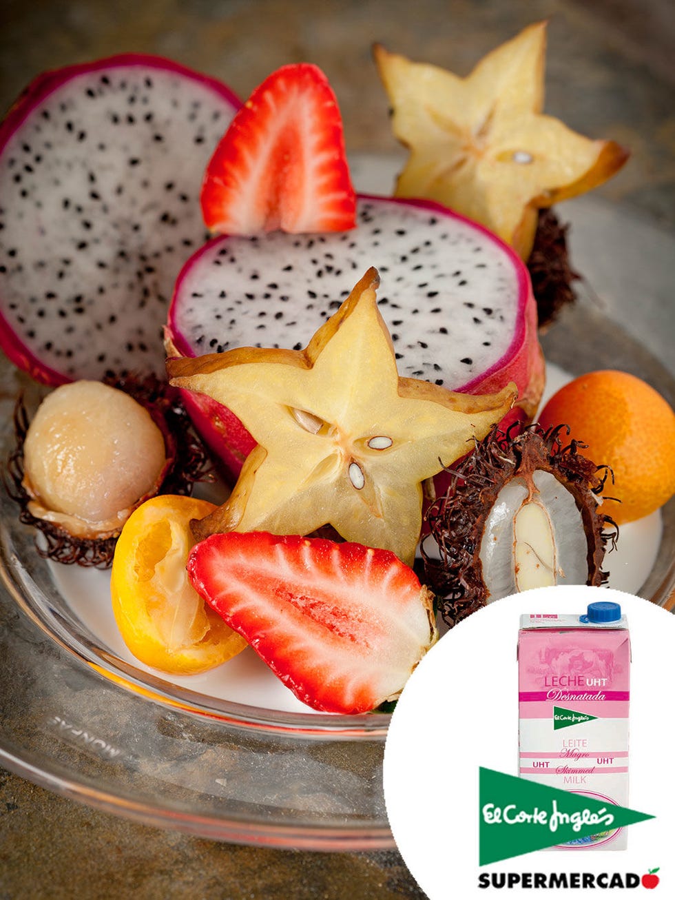 Food, Sweetness, Produce, Fruit, Natural foods, Ingredient, Tableware, Strawberry, Accessory fruit, Cuisine, 