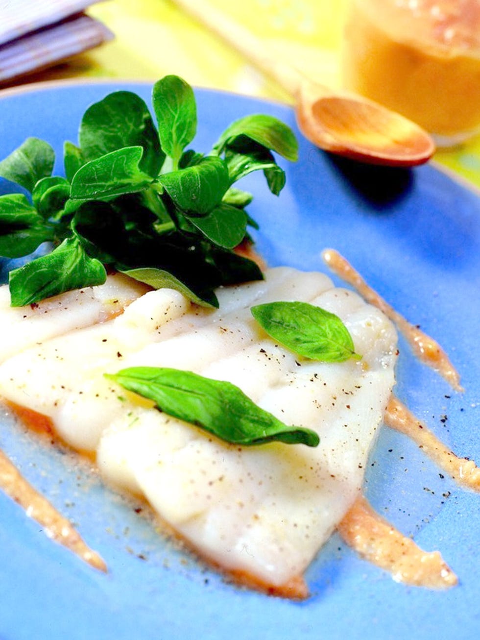 Food, Ingredient, Cuisine, Garnish, Fines herbes, Dishware, Orange juice, Dish, Tangelo, Orange drink, 