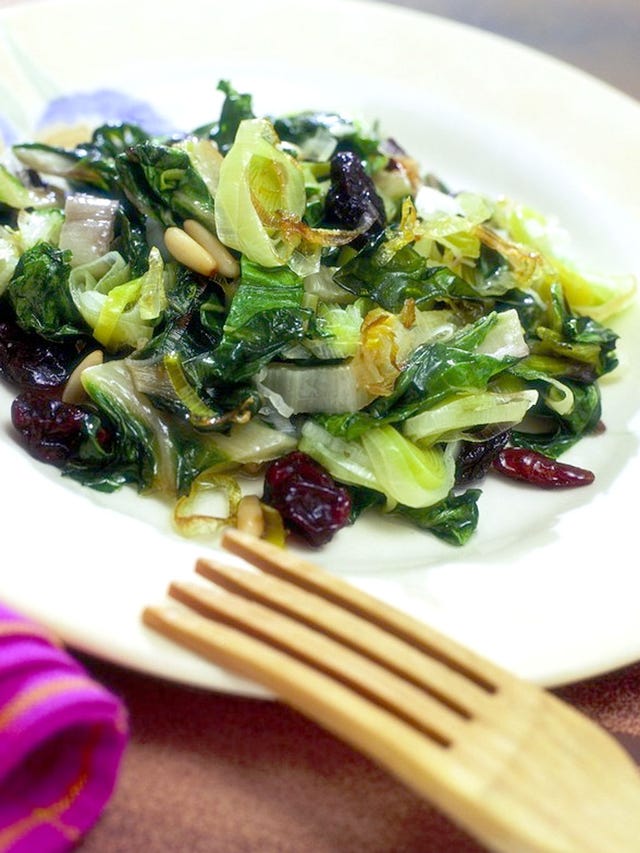 Food, Leaf vegetable, Cuisine, Ingredient, Vegetable, Dishware, Produce, Kitchen utensil, Salad, Recipe, 
