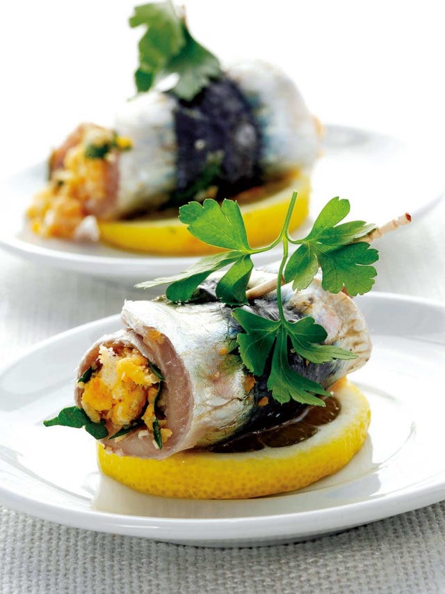 Food, Cuisine, Ingredient, Serveware, Dishware, Culinary art, Dish, Finger food, Recipe, Garnish, 