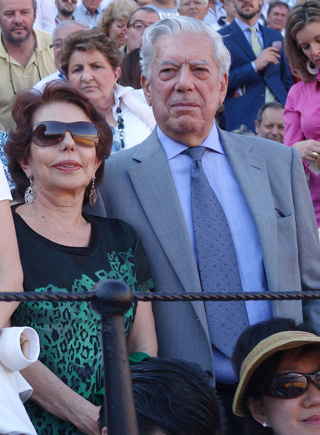 Eyewear, Face, Vision care, Glasses, People, Coat, Sunglasses, Crowd, Fashion accessory, Suit, 