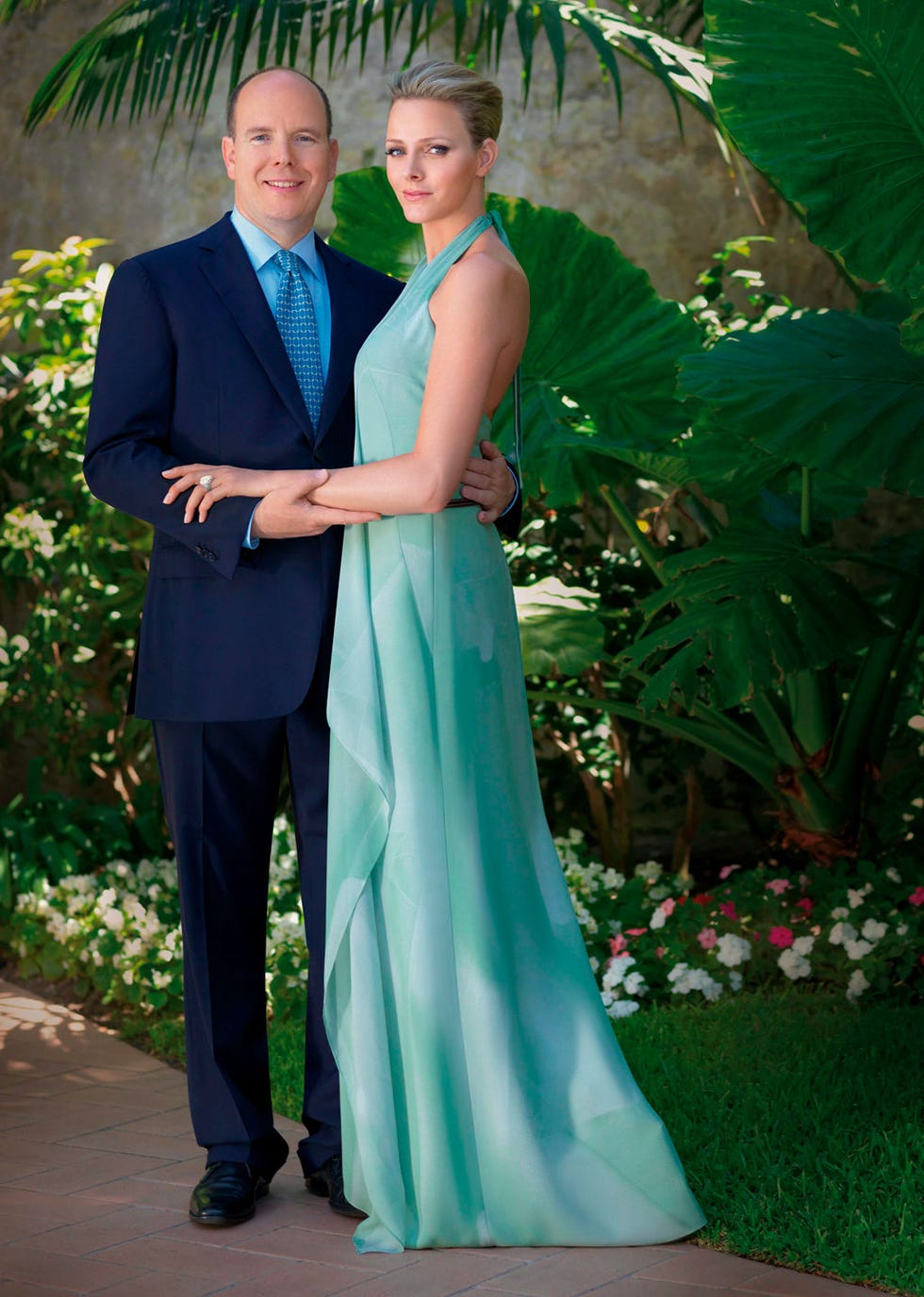 Clothing, Coat, Green, Trousers, Dress, Shirt, Photograph, Suit, Outerwear, Formal wear, 