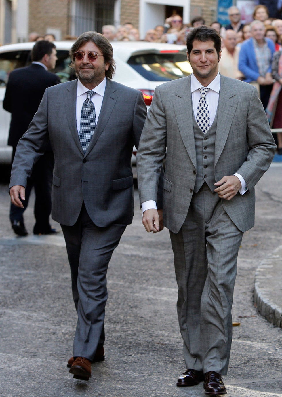 Clothing, Coat, Trousers, Dress shirt, Collar, Suit trousers, Shirt, Suit, Standing, Outerwear, 