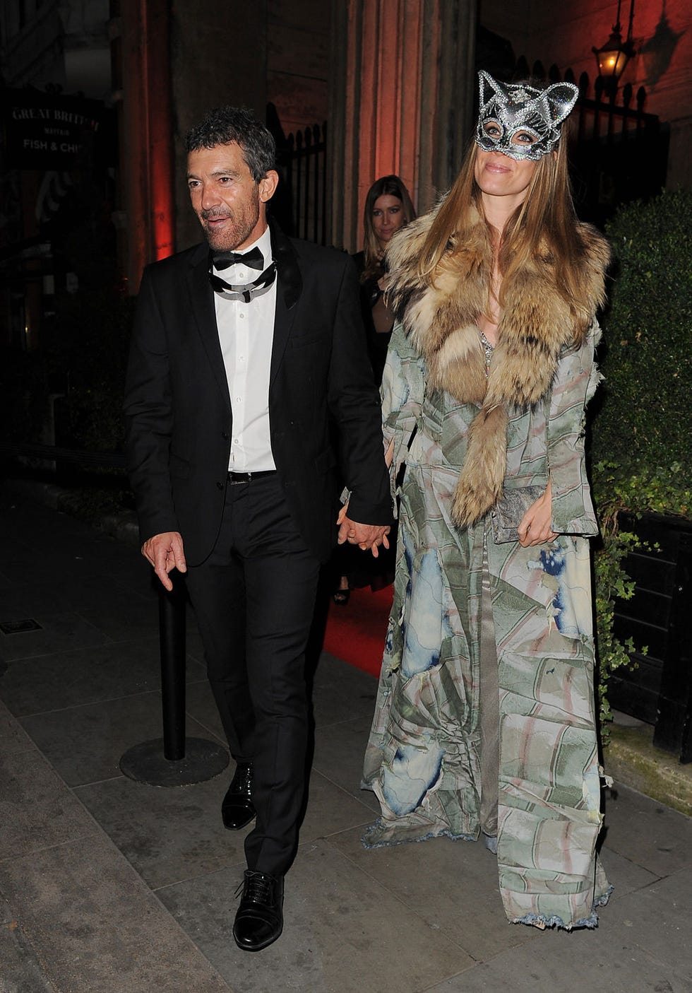 Coat, Trousers, Shirt, Outerwear, Collar, Style, Formal wear, Suit, Hat, Suit trousers, 