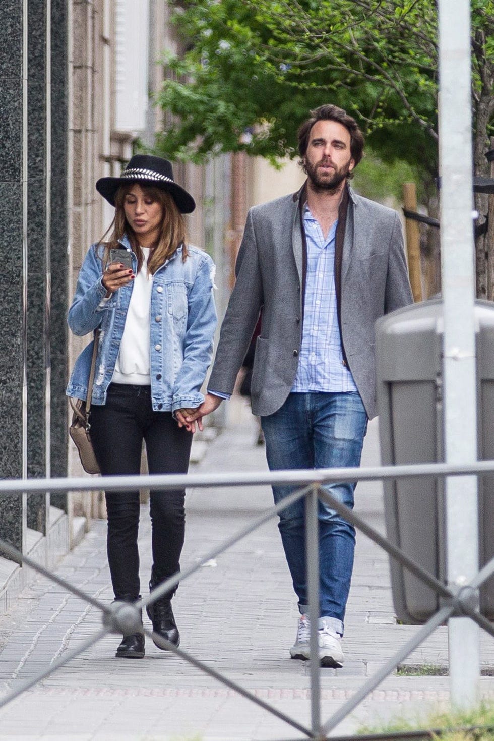 Clothing, Leg, Trousers, Denim, Coat, Hat, Textile, Shirt, Standing, Outerwear, 