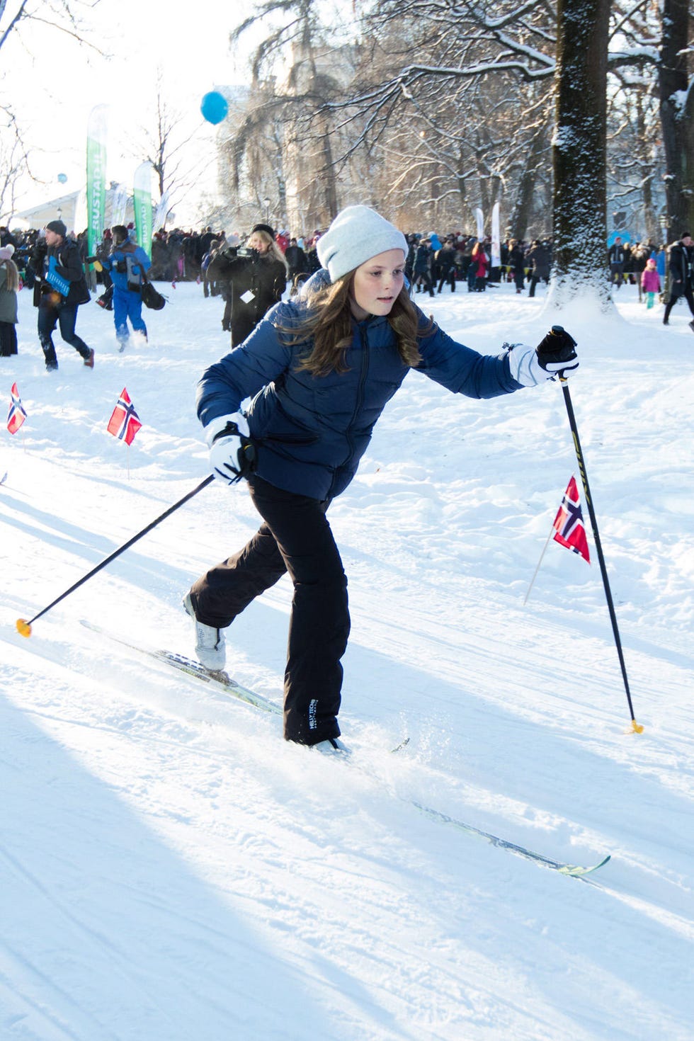 Winter, Recreation, Sports equipment, Winter sport, Ski, Ski Equipment, Slope, Snow, Outdoor recreation, Skier, 