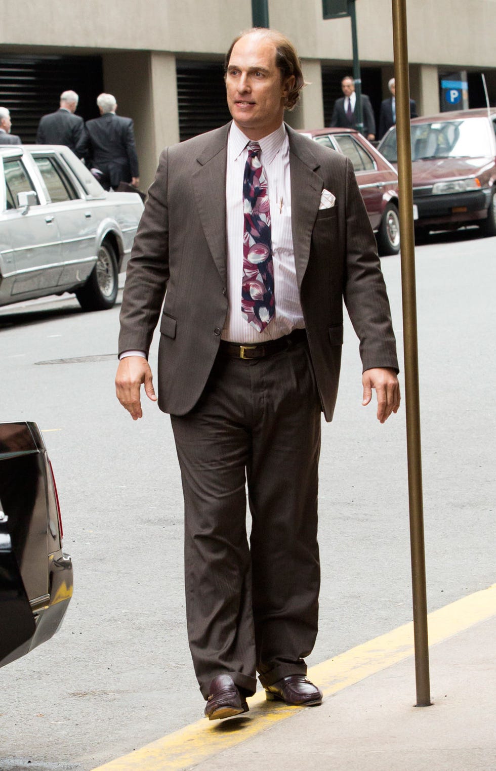 Clothing, Dress shirt, Collar, Trousers, Coat, Shirt, Standing, Outerwear, Suit trousers, Suit, 