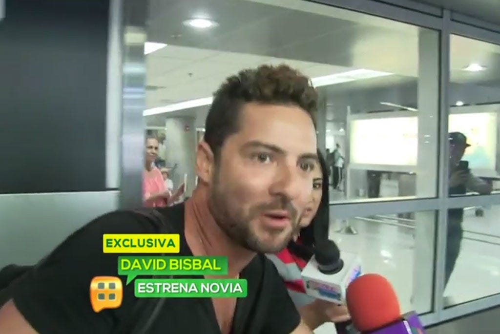 Cheek, Microphone, Hairstyle, Facial hair, Chin, Forehead, Eyebrow, Audio equipment, Jaw, Beard, 