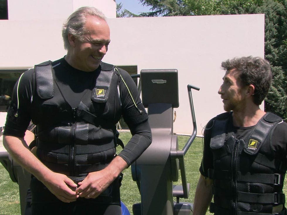Personal protective equipment, Dry suit, Diving equipment, Wetsuit, Facial hair, Buoyancy compensator, Beard, Belt, Audio accessory, Ballistic vest, 