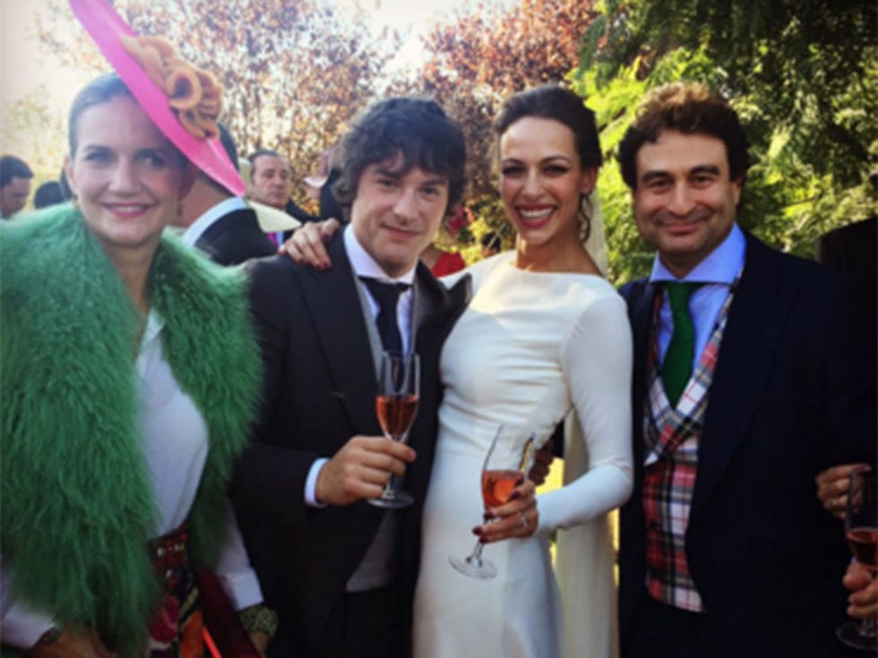Smile, Event, Coat, Trousers, Shirt, Suit, Outerwear, Happy, Formal wear, Drink, 