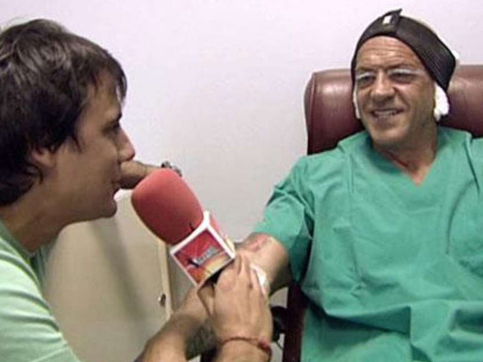 Chin, Service, Wrist, Muscle, Scrubs, Medical, Medical procedure, Health care, Nursing, Health care provider, 