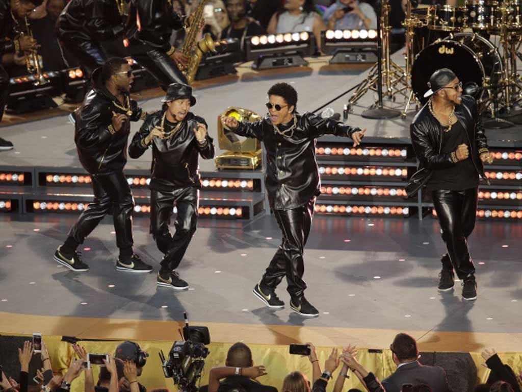 Stage, Crew, Fan, Dance, Talent show, 