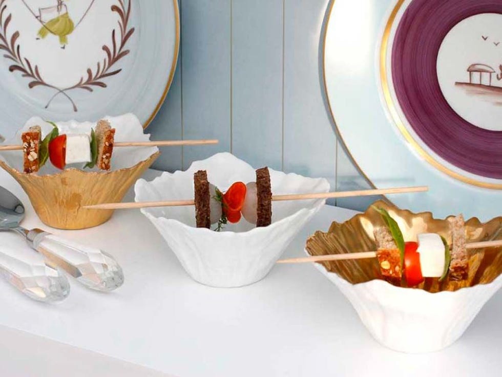 Serveware, Dishware, Circle, Recipe, Home accessories, Basket, Kitchen utensil, Sweetness, Ceramic, 