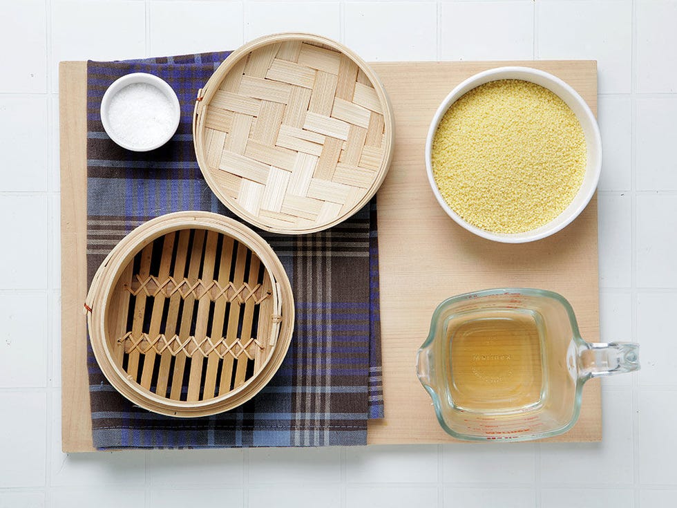 Serveware, Dishware, Circle, Kitchen utensil, Condiment, Oil, Platter, 