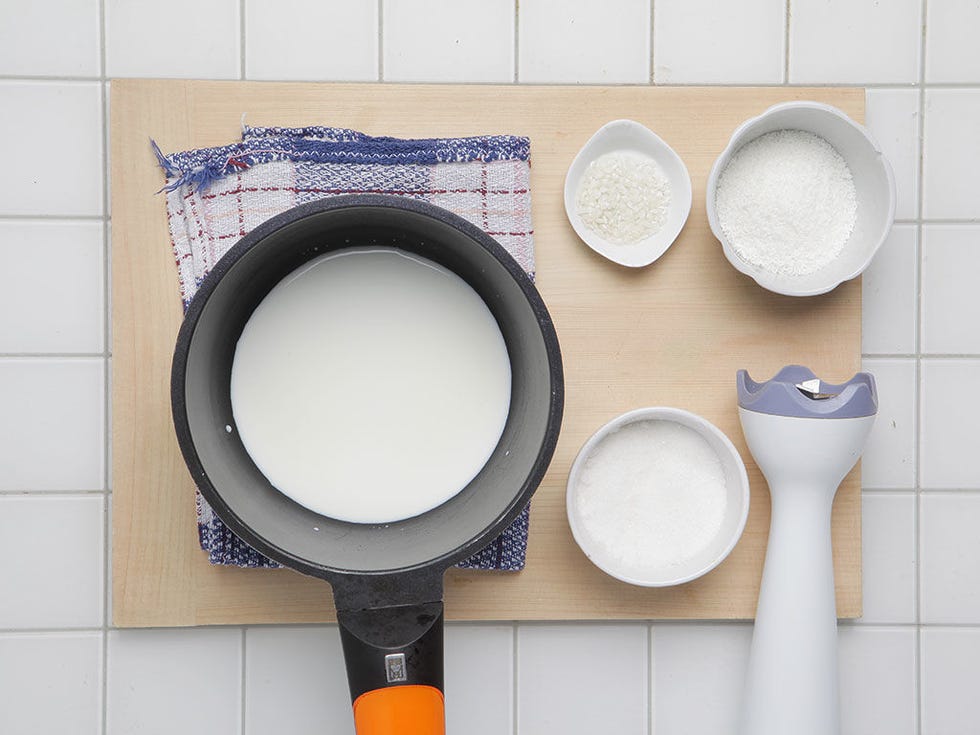 Purple, Circle, Dishware, Plastic, Cookware and bakeware, Square, Chemical compound, Kitchen utensil, Tile, 