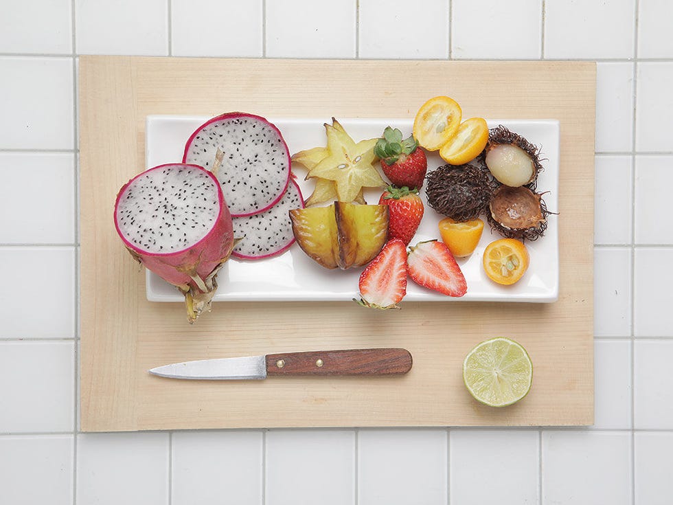 Dishware, Food, Fruit, Produce, Tableware, Ingredient, Plate, Sweetness, Serveware, Citrus, 