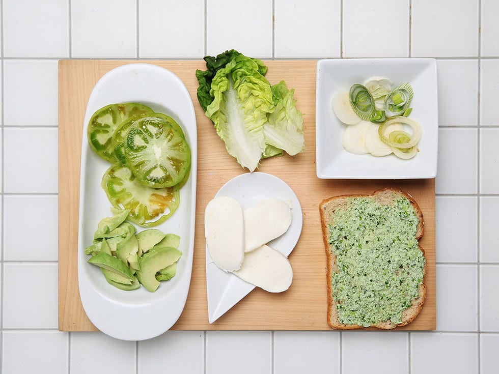Food, Ingredient, Leaf vegetable, Produce, Cuisine, Vegetable, Dishware, Recipe, Dish, Garnish, 