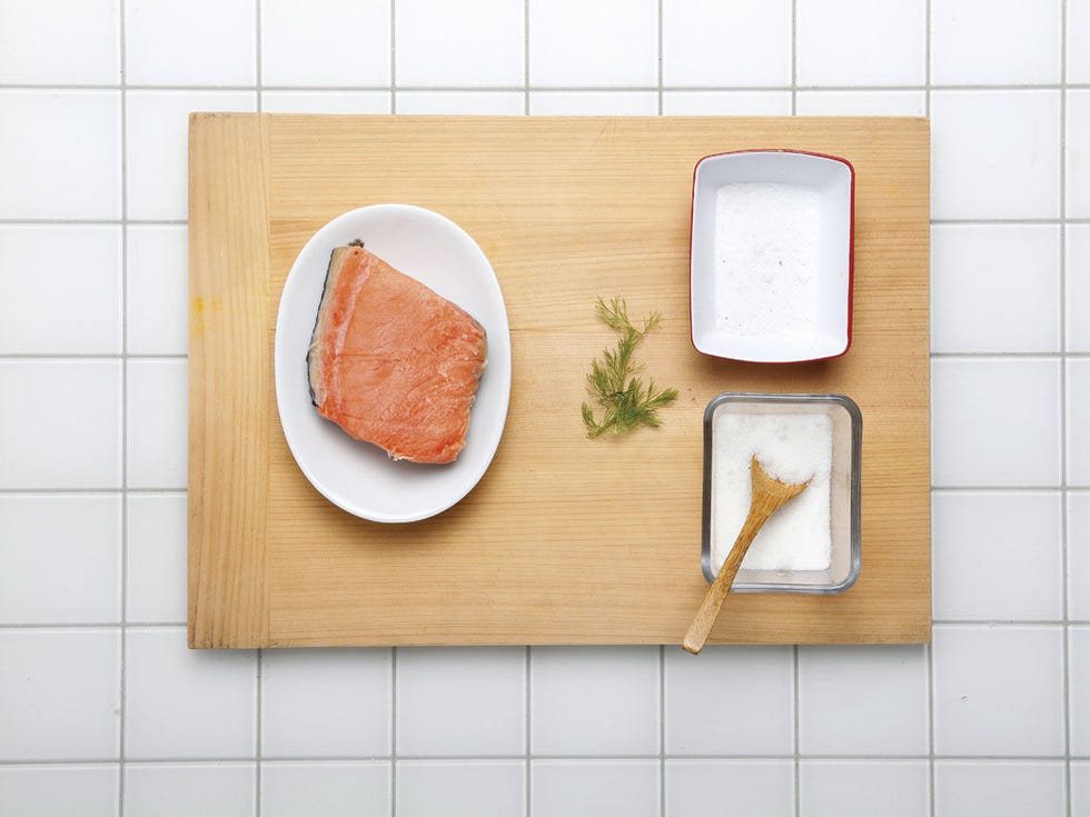 salmón, huevos y crispy de verduras