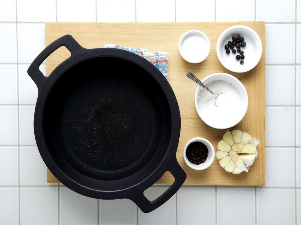 Dishware, Serveware, Cookware and bakeware, Ingredient, Cup, Bowl, Kitchen utensil, Porcelain, Ceramic, Circle, 