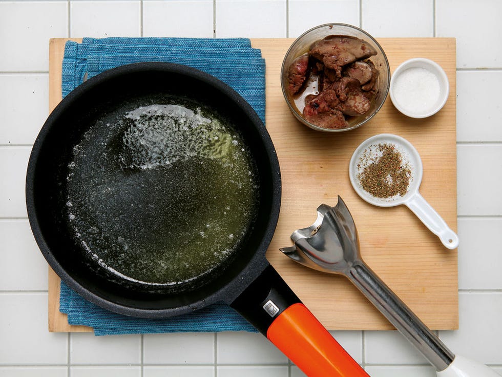 Frying pan, Dishware, Cookware and bakeware, Tableware, Kitchen utensil, Cooking, Spoon, Sauté pan, Meal, Recipe, 