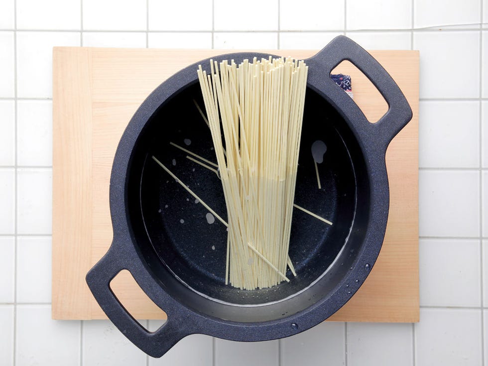 Tile, Noodle, Rice noodles, Al dente, Bigoli, Capellini, Household supply, Plastic, Chinese food, Yi mein, 