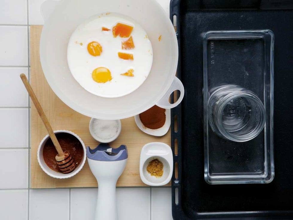 Egg yolk, Serveware, Kitchen utensil, Ingredient, Dishware, Spoon, Egg, Egg white, Recipe, Bowl, 