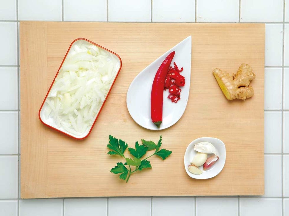 Food, Dishware, Ingredient, Cuisine, Tableware, Dish, Plate, Produce, Recipe, Leaf vegetable, 
