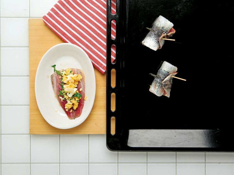 Cuisine, Food, Tableware, Dish, Ingredient, Meal, Recipe, Dishware, Plate, Fast food, 