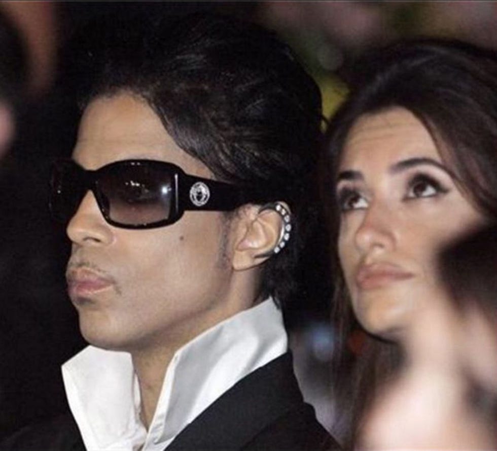 Eyewear, Hair, Face, Glasses, Nose, Ear, Vision care, Mouth, Lip, Cheek, 