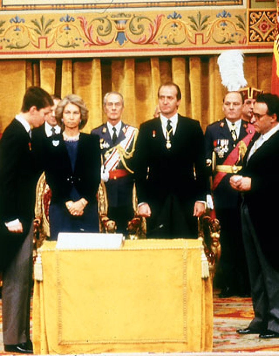 felipe vi jura fidelidad a la constitucion