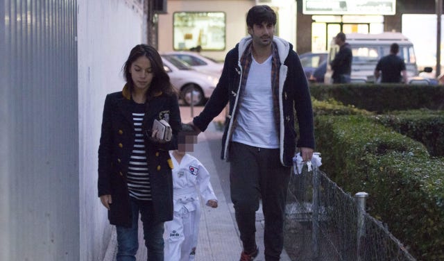 Trousers, Jacket, Jeans, Coat, Outerwear, Denim, Bag, Street fashion, Luggage and bags, Snapshot, 
