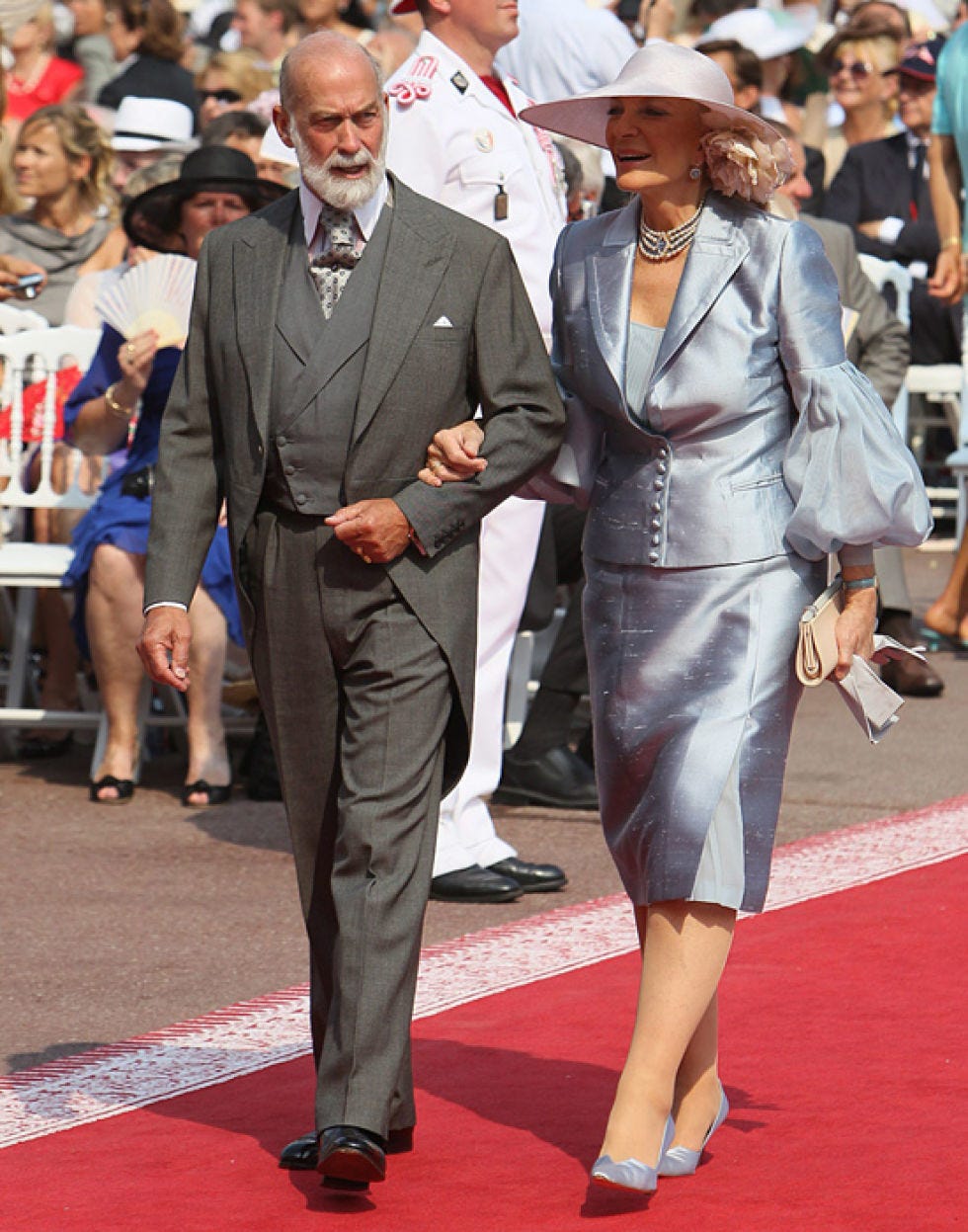 Clothing, Footwear, Leg, Coat, Trousers, Dress shirt, Hat, Shirt, Outerwear, Suit, 