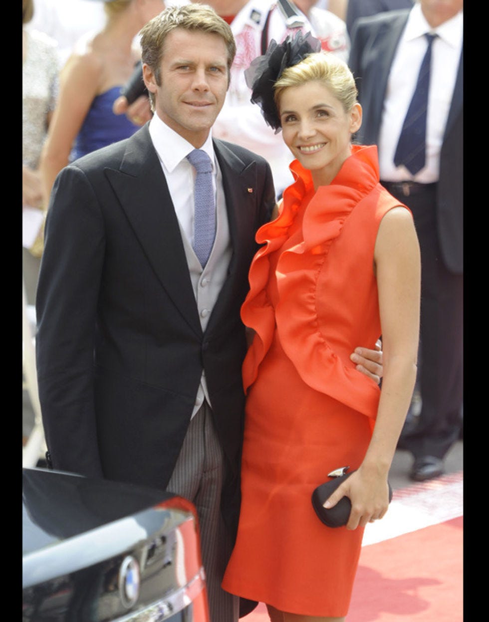 Smile, Coat, Dress shirt, Trousers, Shirt, Collar, Suit, Outerwear, Dress, Formal wear, 