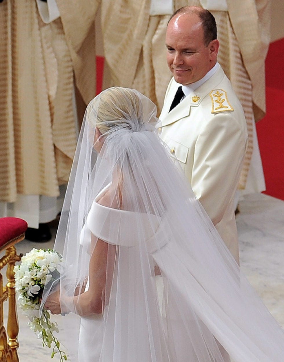 Head, Bridal veil, Bridal clothing, Veil, Photograph, Wedding dress, Dress, Formal wear, Happy, Bridal accessory, 