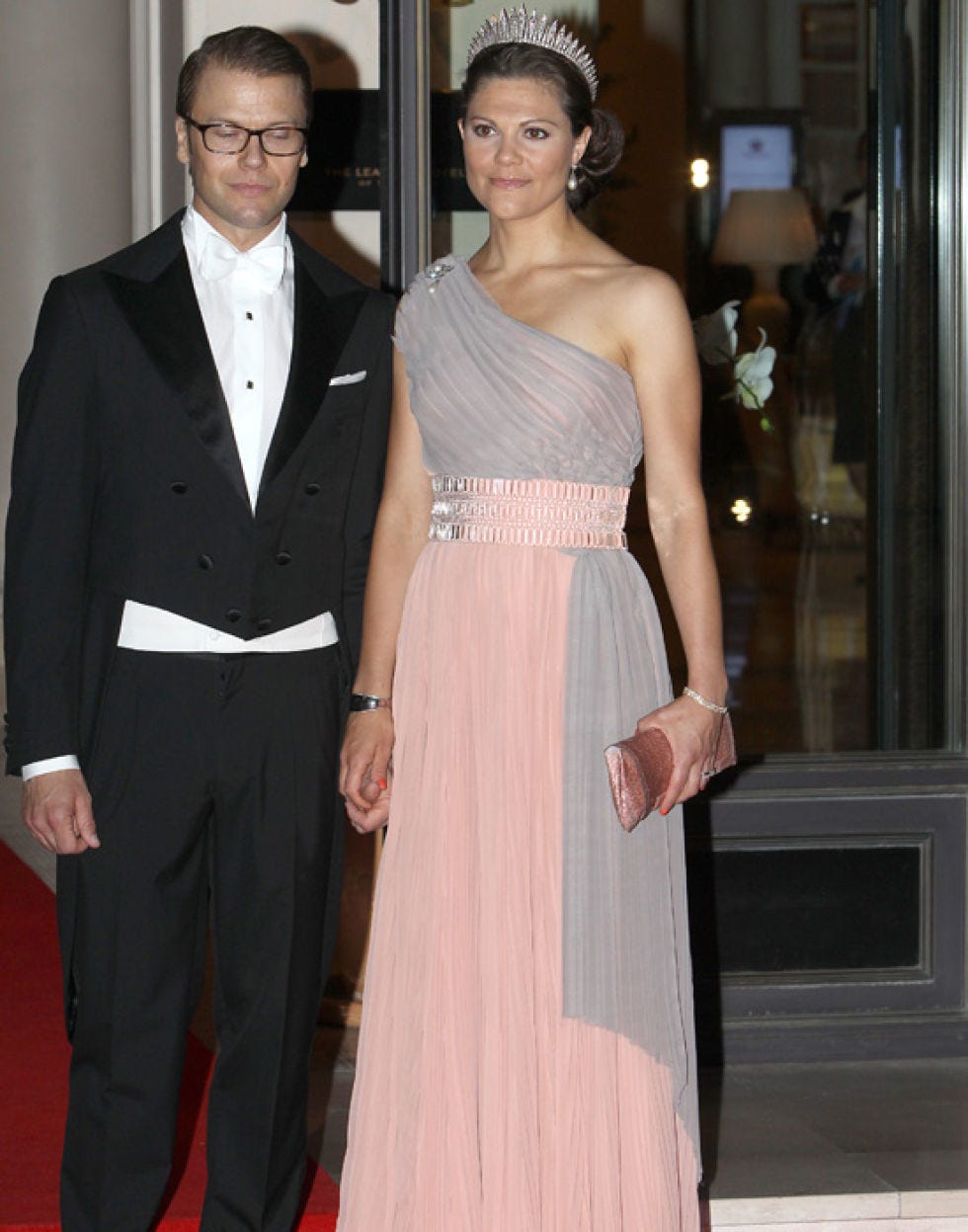 Clothing, Coat, Dress, Trousers, Shirt, Collar, Outerwear, Formal wear, Suit, Suit trousers, 