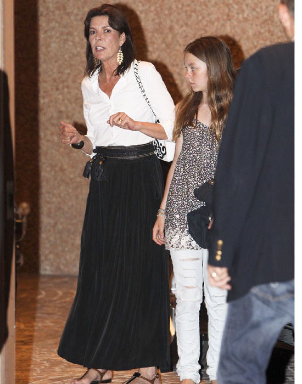 Trousers, Outerwear, Style, Formal wear, Denim, Fashion accessory, Waist, Fashion, Street fashion, Blazer, 
