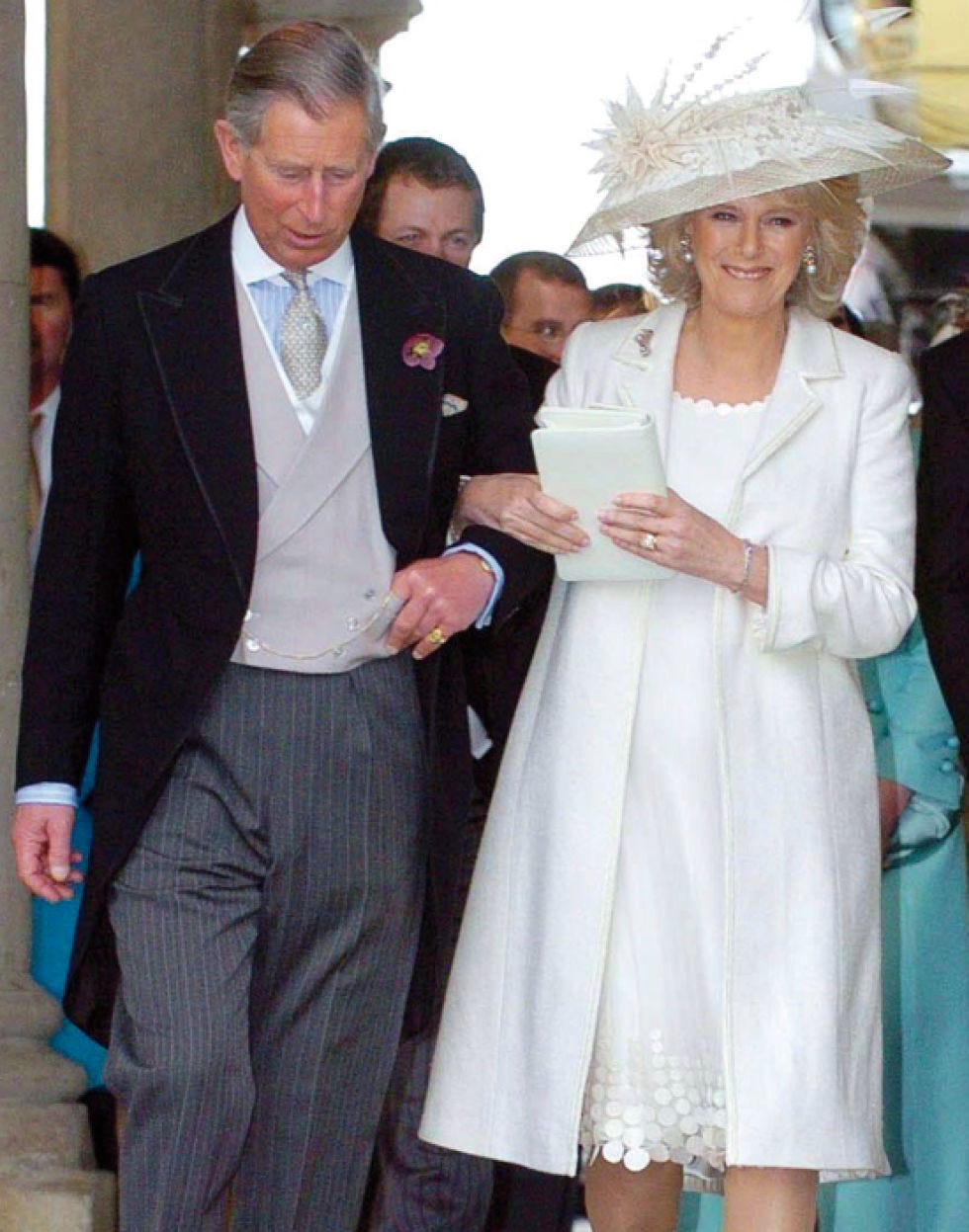 Clothing, Trousers, Dress shirt, Coat, Shirt, Suit trousers, Collar, Dress, Hat, Outerwear, 