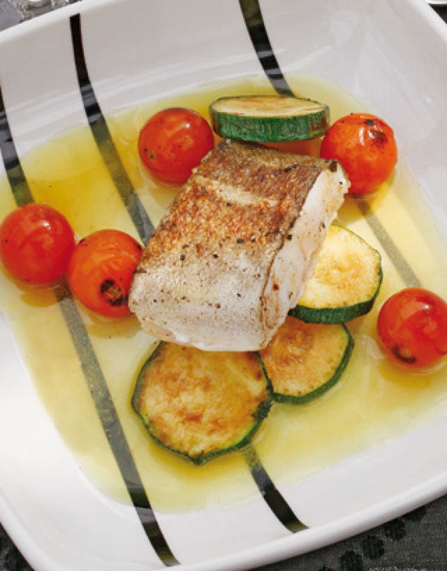 Food, Produce, Dishware, Tableware, Cuisine, Serveware, Vegetable, Ingredient, Tomato, Plate, 
