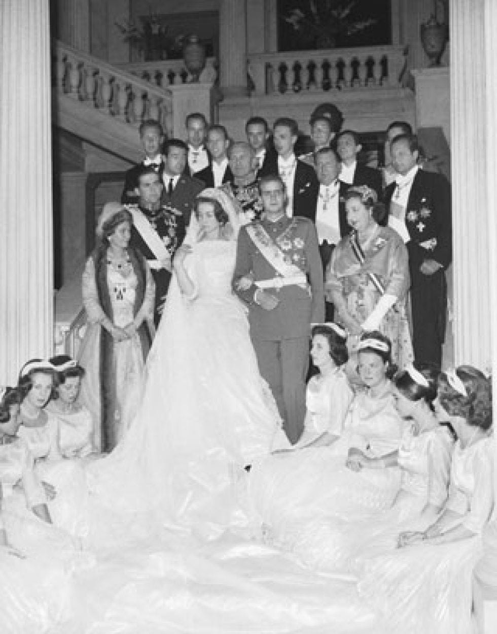 Bridal clothing, Photograph, Dress, Gown, Formal wear, Wedding dress, Suit, Bride, Fashion, Marriage, 
