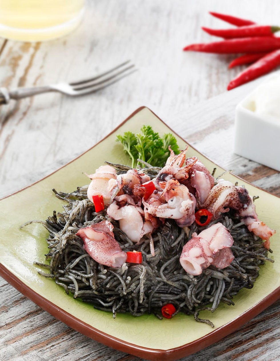 Food, Dishware, Ingredient, Cuisine, Serveware, Kitchen utensil, Produce, Recipe, Chile de árbol, Cutlery, 