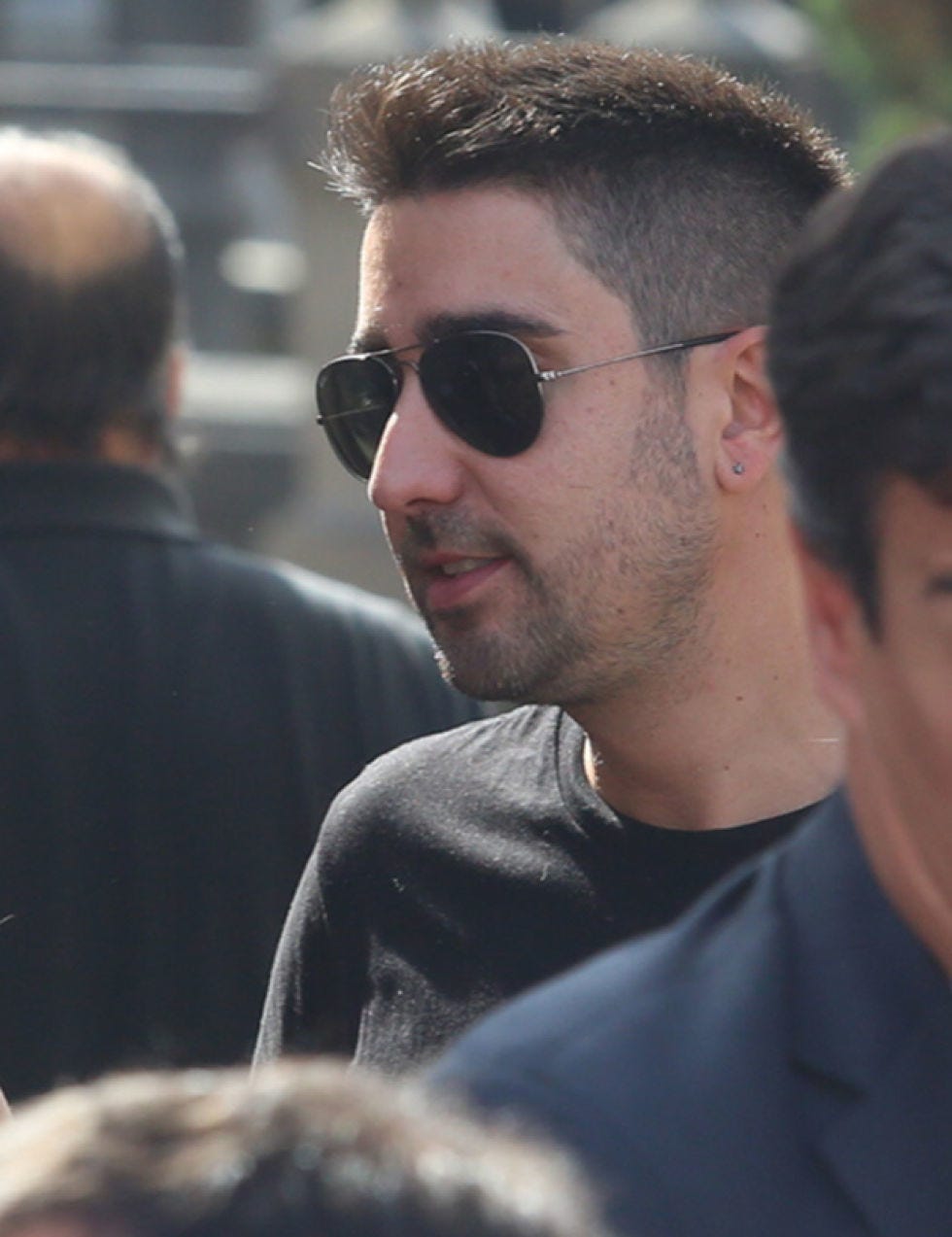 Eyewear, Head, Ear, Glasses, Vision care, Mouth, Hairstyle, Goggles, Sunglasses, Chin, 