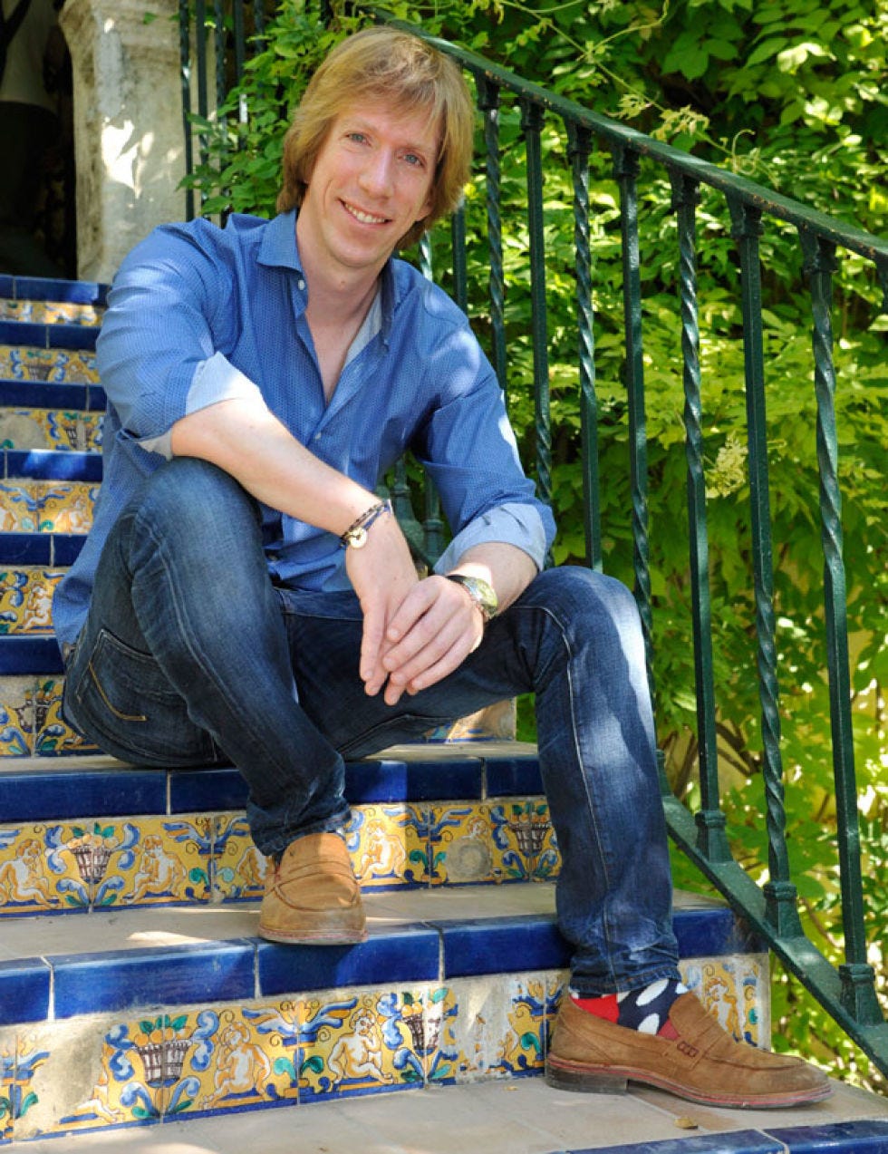 Leg, Blue, Denim, Trousers, Jeans, Sitting, Shoe, Shirt, Majorelle blue, T-shirt, 