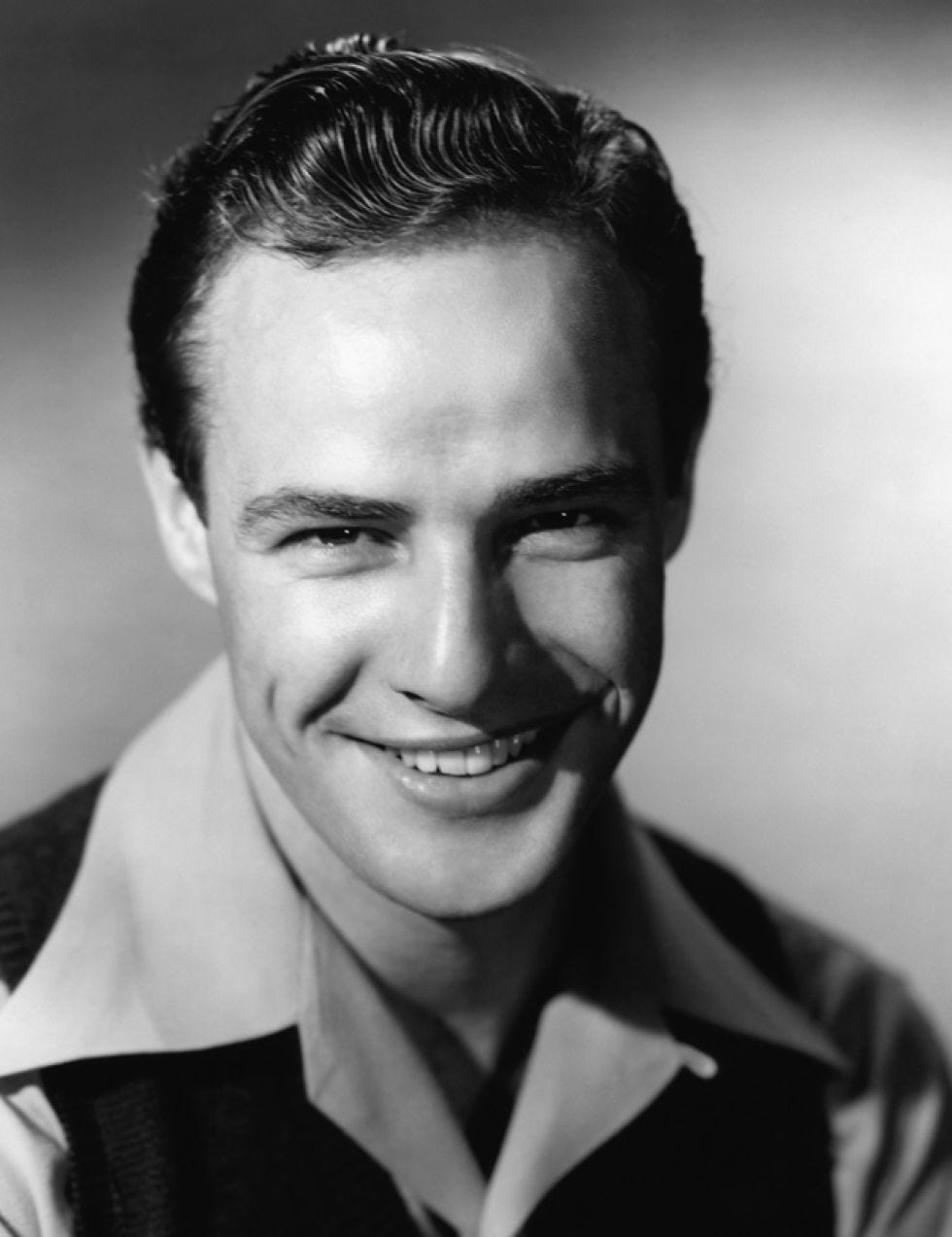 Ear, Lip, Smile, Eye, Hairstyle, Chin, Forehead, Collar, Eyebrow, Photograph, 