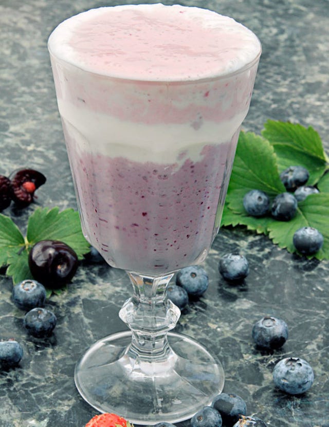 Drinkware, Glass, Food, Stemware, Tableware, Drink, Health shake, Ingredient, Produce, Berry, 