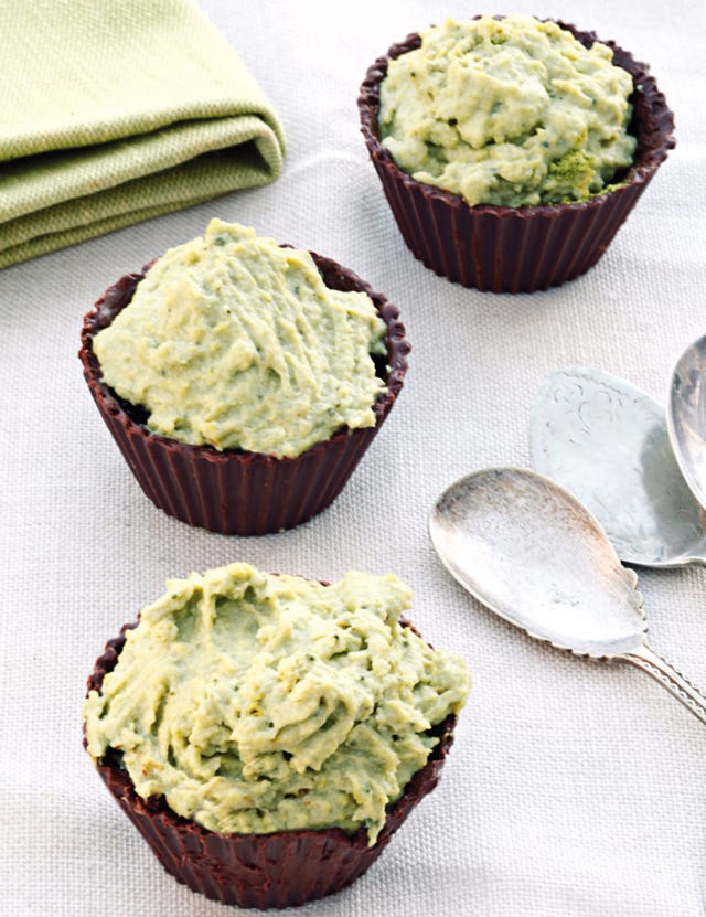 Food, Dessert, Ingredient, Dishware, Baked goods, Baking cup, Cutlery, Kitchen utensil, Cupcake, Tableware, 