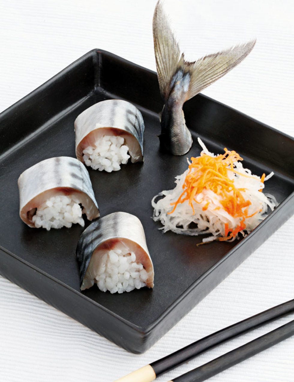 Cuisine, Food, Rice, Sushi, Steamed rice, White rice, Dishware, Dish, Plate, Recipe, 