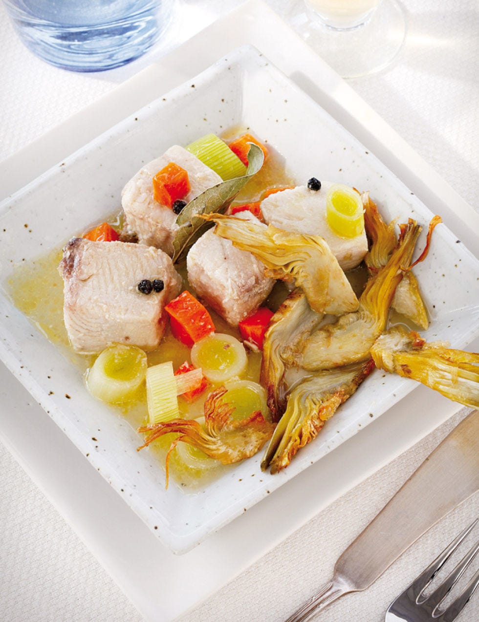receta de cena ligera bonito en escabeche con alcachofas