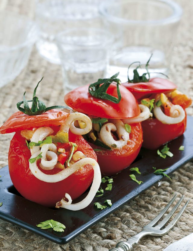 Food, Vegetable, Produce, Tomato, Kitchen utensil, Ingredient, Plum tomato, Bush tomato, Cutlery, Recipe, 