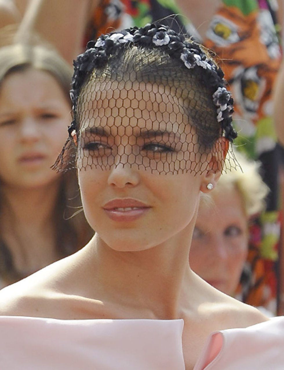 Lip, Eye, Hairstyle, Skin, Chin, Forehead, Eyebrow, Eyelash, Hair accessory, Style, 
